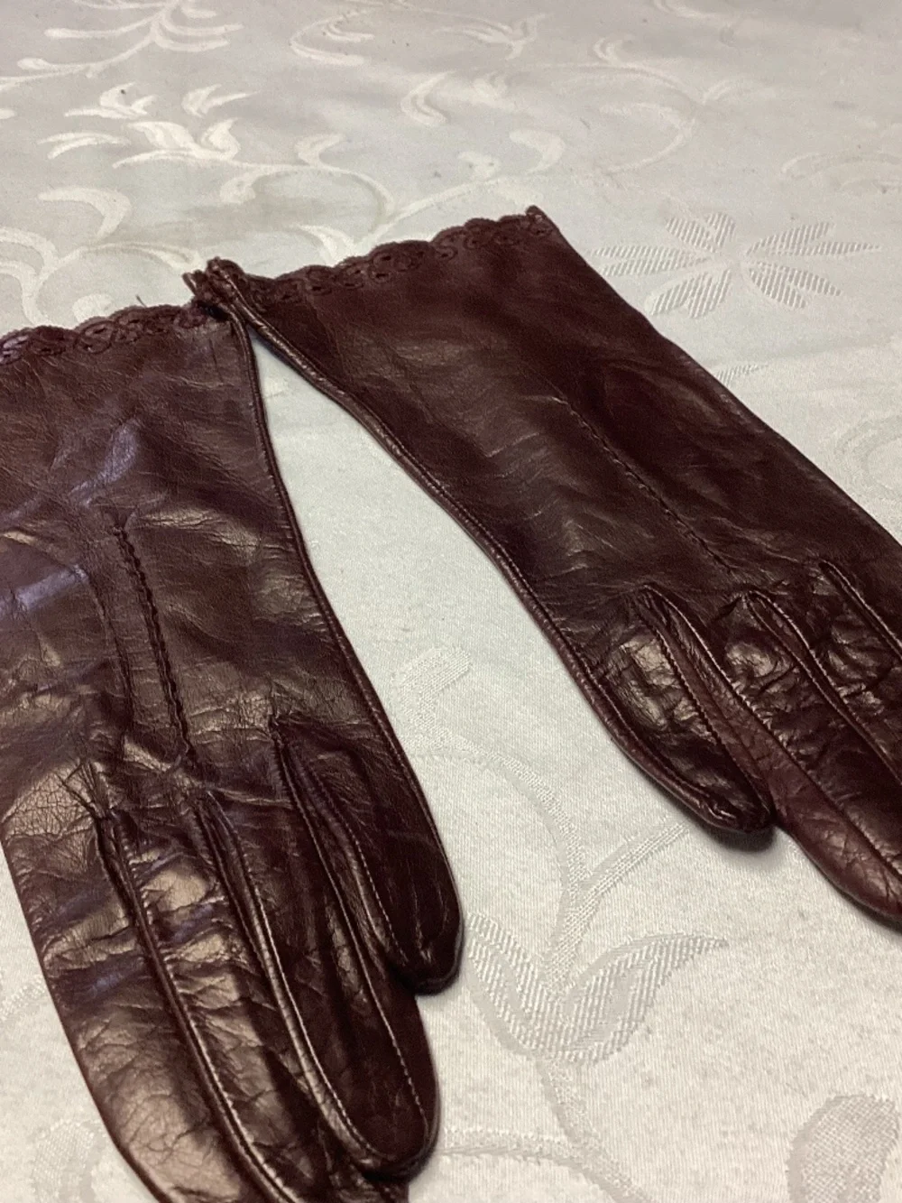 DEER SKIN TABLE CUT BROWN LEATHER GLOVES. EXQUISITE!!!